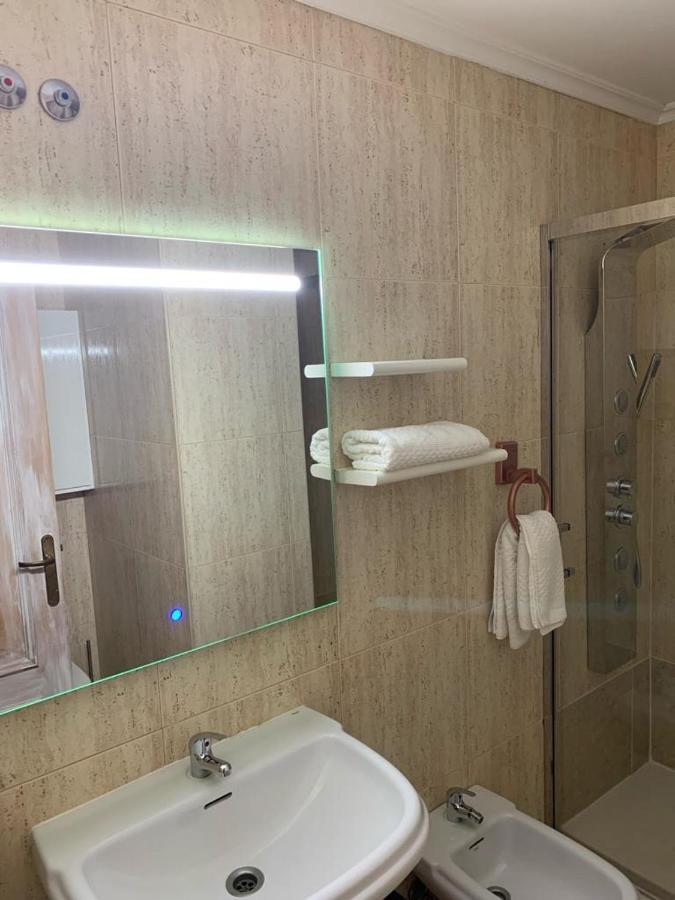 Apartamentos En Playa De Samil Primera Linea De Playa Pe Na Areia Βίγκο Εξωτερικό φωτογραφία